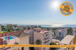 SOL - Increíble Ático en Málaga con Piscina & Garaje